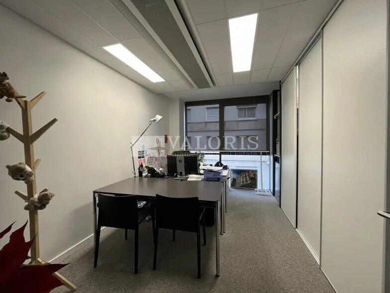 Bureau dans Lyon à louer - Photo du bâtiment - Image 3 de 16