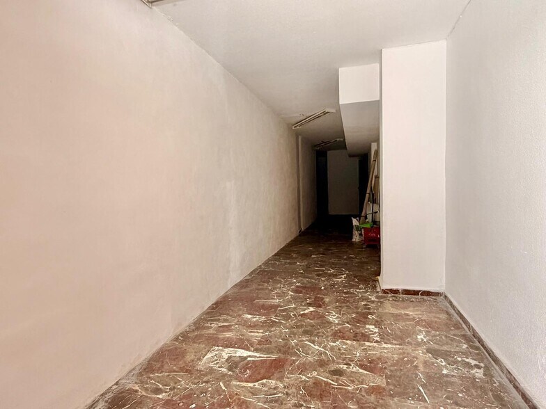 Calle Del Conde De, 24, Granada, Granada for sale - Interior Photo - Image 3 of 11