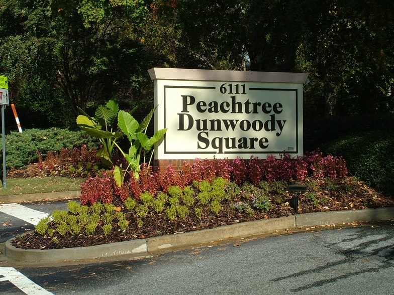 6111 Peachtree Dunwoody Rd NE, Atlanta, GA for lease - Building Photo - Image 3 of 18