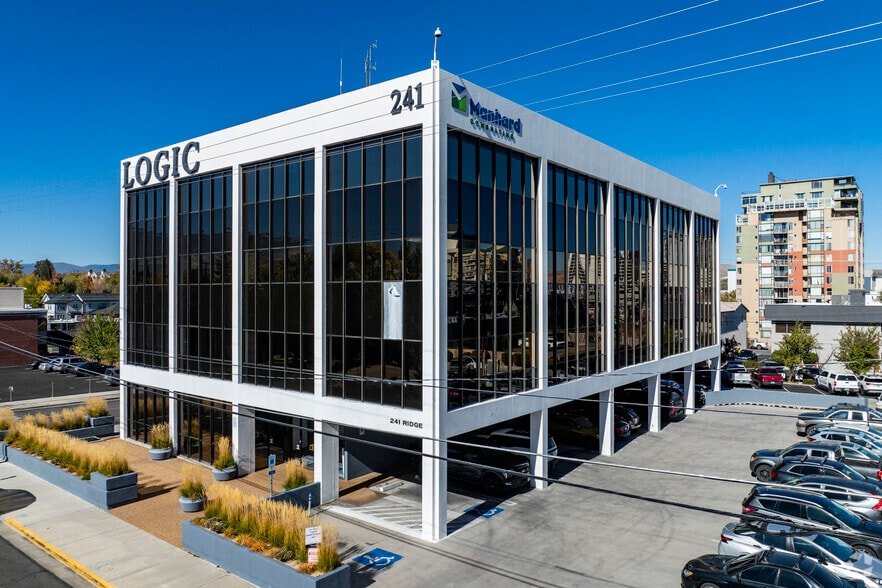 241 Ridge St, Reno, NV à louer - Photo principale - Image 3 de 11