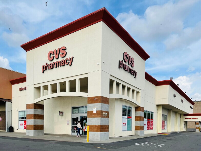 7000-7200 Bancroft Ave, Oakland, CA à louer - Photo du bâtiment - Image 3 de 22