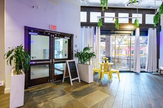 321 Santa Monica Blvd, Santa Monica, CA for lease Interior Photo- Image 2 of 2