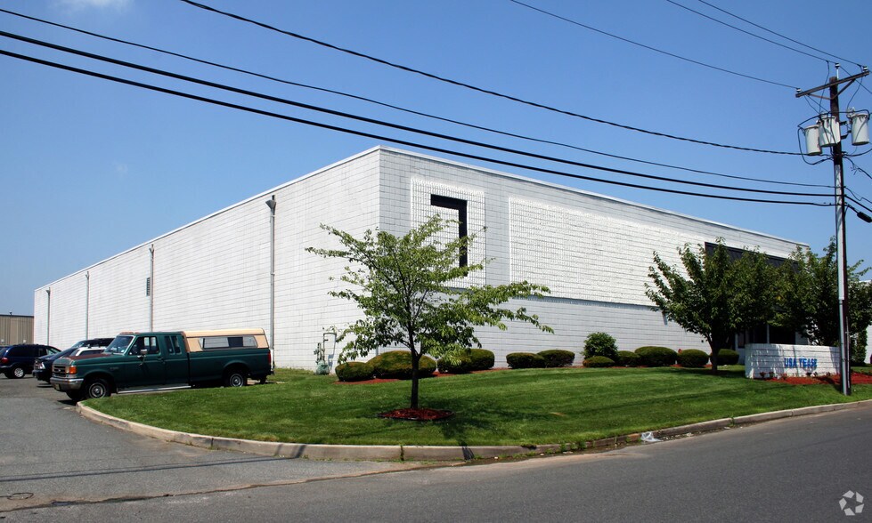 7 Self Blvd, Carteret, NJ for lease - Building Photo - Image 2 of 4