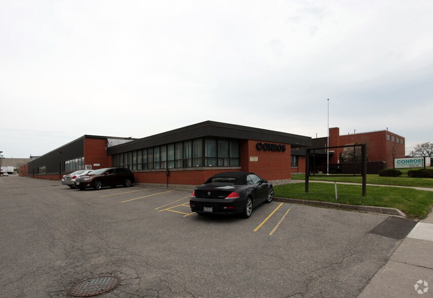 125 Bermondsey Rd, Toronto, ON à louer - Photo du bâtiment - Image 2 de 3