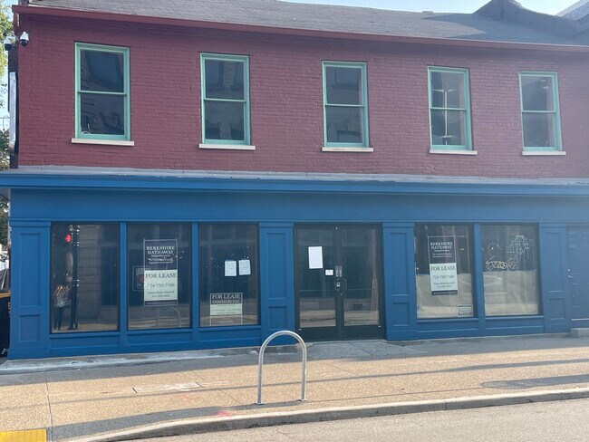 Plus de détails pour 1610 E Carson St, Pittsburgh, PA - Commerce de détail, Local d'activités à louer