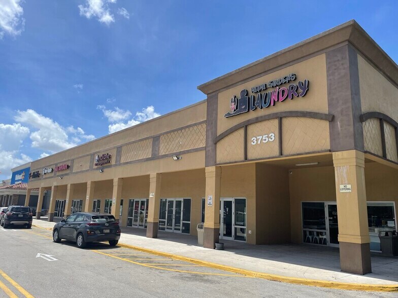 3753 NW 167th St, Miami Gardens, FL à vendre - Photo principale - Image 1 de 2