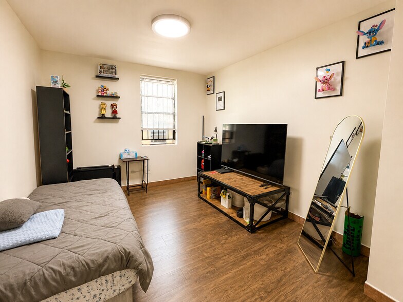 2548 S Homan ave, Chicago, IL for sale - Building Photo - Image 3 of 5