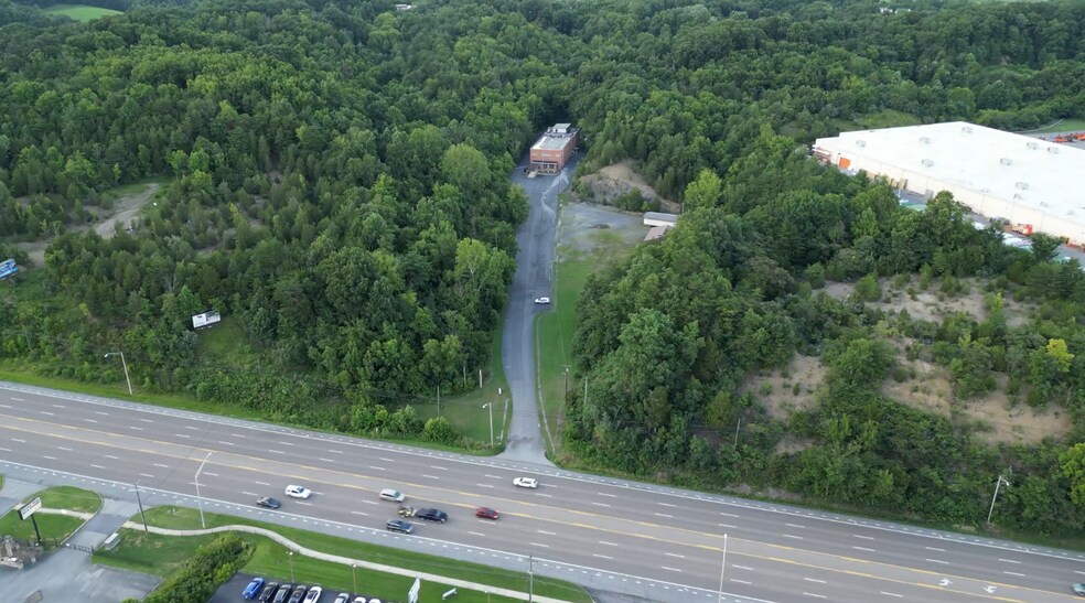 926 E Stone Dr, Kingsport, TN à vendre - Photo du bâtiment - Image 2 de 7