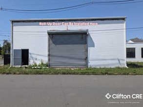 2175 Spruce St, Ewing, NJ for lease Interior Photo- Image 2 of 4