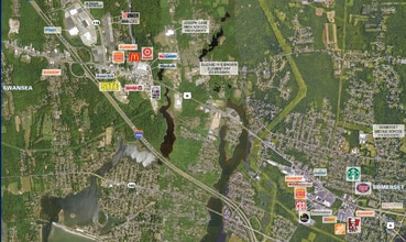 718 GAR Hwy, Swansea, MA à louer Photo du bâtiment- Image 1 de 2