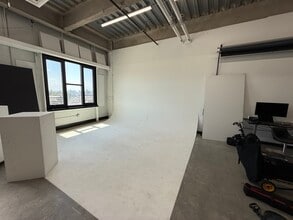 4805 Metropolitan Ave, Ridgewood, NY for lease Building Photo- Image 2 of 8