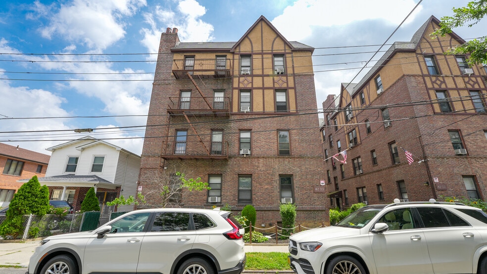 33 Unit Package 155th Street, Flushing portfolio of 2 properties for sale on LoopNet.ca - Building Photo - Image 2 of 8