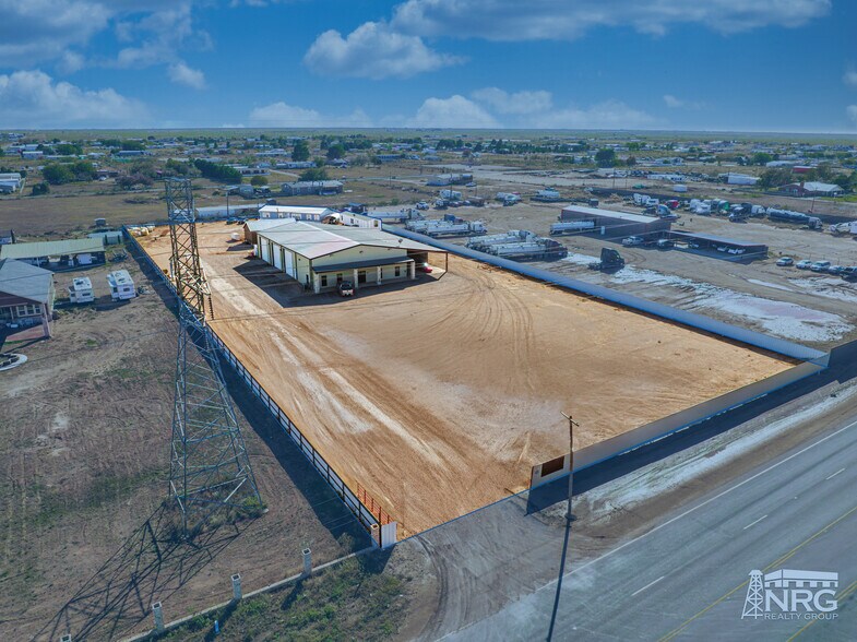 10916 E Cottonwood Rd, Gardendale, TX à louer - Photo du bâtiment - Image 3 de 12