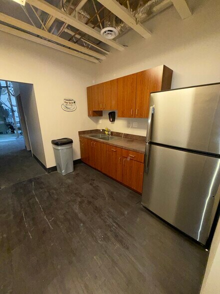 12 Cardinal Park Dr, Leesburg, VA à vendre - Photo du bâtiment - Image 3 de 9