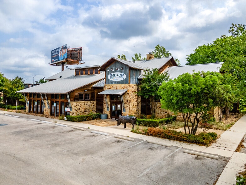 1515-1575 Kuehler Ave, New Braunfels, TX for lease - Building Photo - Image 2 of 9