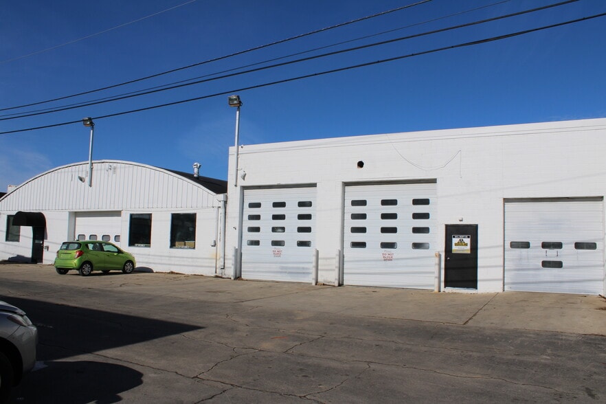 24 E Scott St, Fond Du Lac, WI for lease - Building Photo - Image 3 of 6