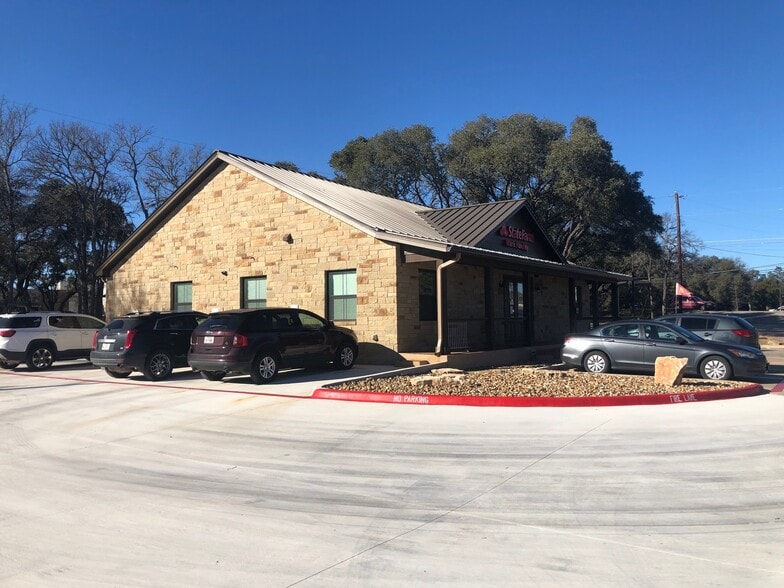 701 W Highway 290, Dripping Springs, TX à louer - Photo du bâtiment - Image 3 de 10