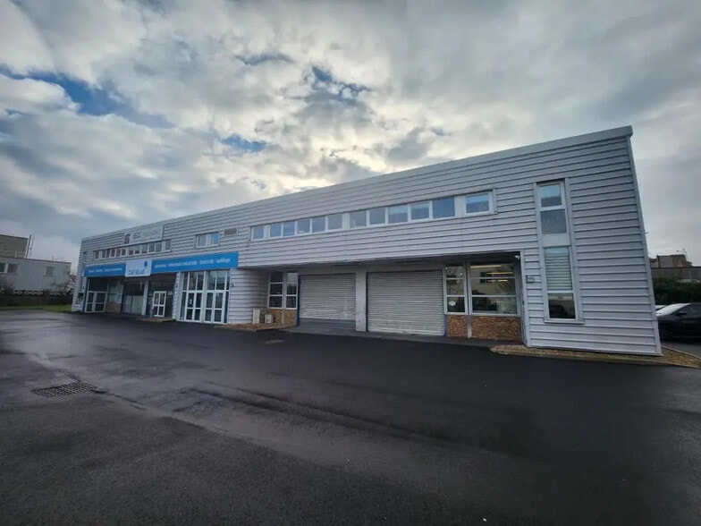 Office in Houilles for lease - Building Photo - Image 1 of 8