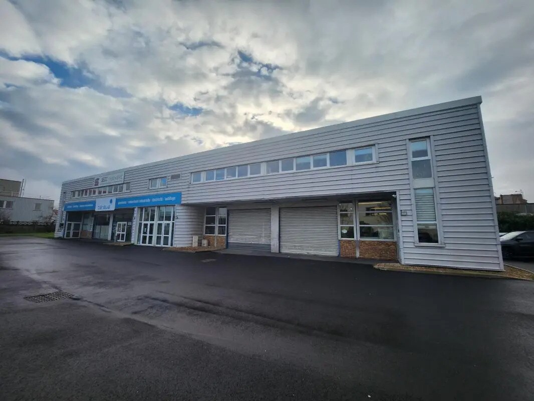 Office in Houilles for lease Building Photo- Image 1 of 9