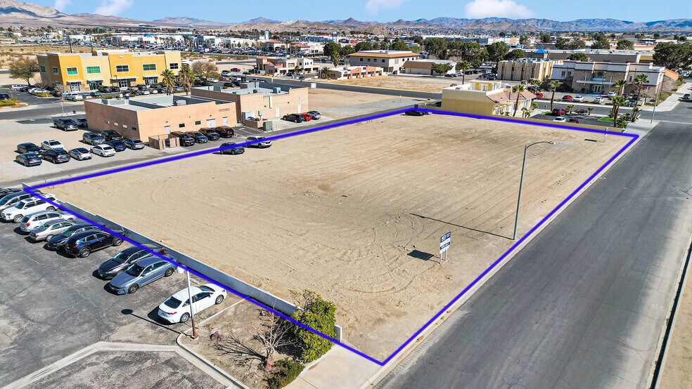 W Sage St & Park Ave, Victorville, CA à vendre - Photo du bâtiment - Image 1 de 7