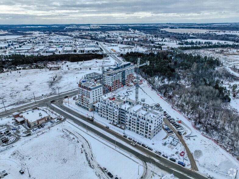 80-100 Starwood Dr, Guelph, ON à louer - Photo du bâtiment - Image 3 de 3