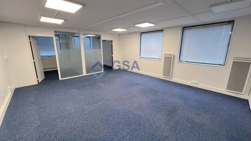 Office in Évry-Courcouronnes for lease - Interior Photo - Image 2 of 10