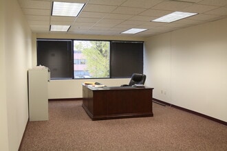 3201 W White Oaks Dr, Springfield, IL à vendre Photo intérieure- Image 2 de 3