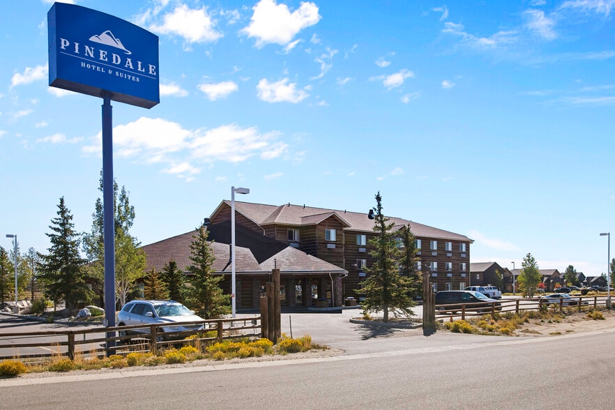 1424 W Pine St, Pinedale, WY for sale - Building Photo - Image 2 of 59