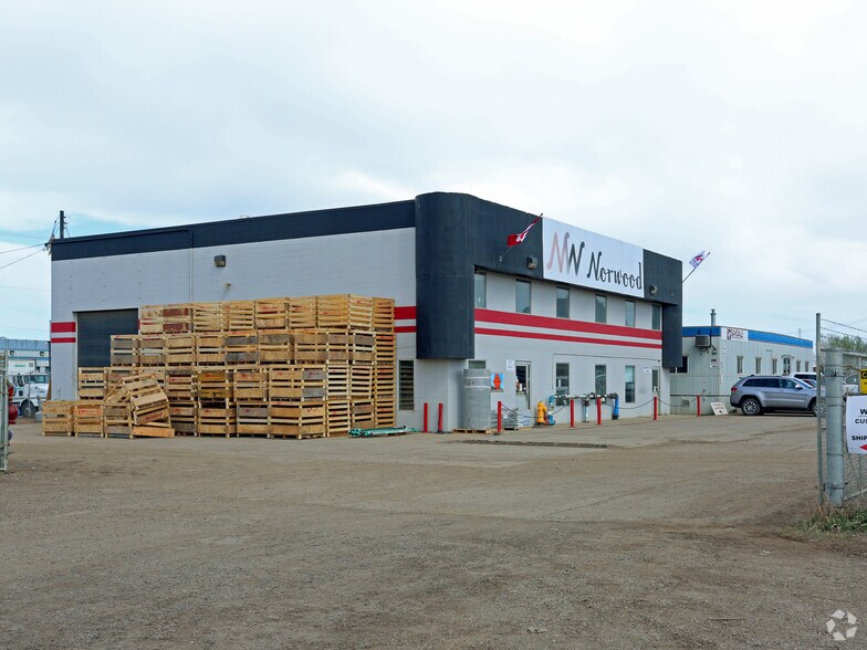 9439 34th St NW, Strathcona County, AB à louer - Photo du bâtiment - Image 2 de 5