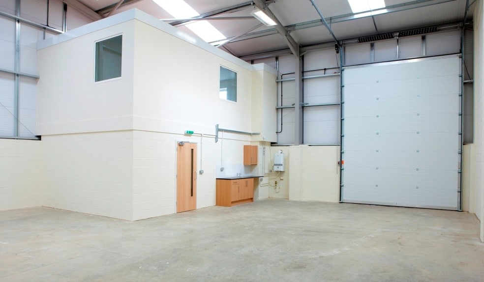 Eastern Ave, Dunstable for lease - Interior Photo - Image 2 of 22