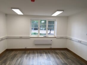 Horsepond Rd, Reading for lease Interior Photo- Image 2 of 8