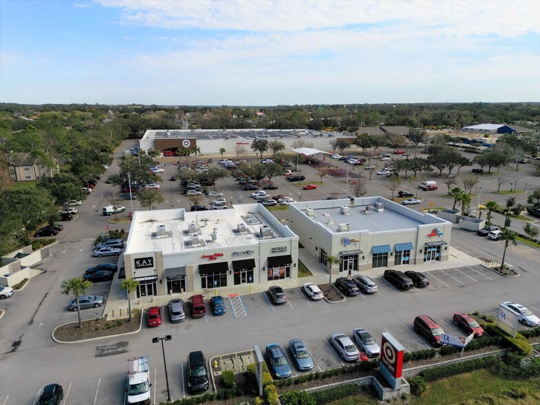 Lakeland Retail Centers portefeuille de 2 propriétés à vendre sur LoopNet.ca - Photo du bâtiment - Image 1 de 8