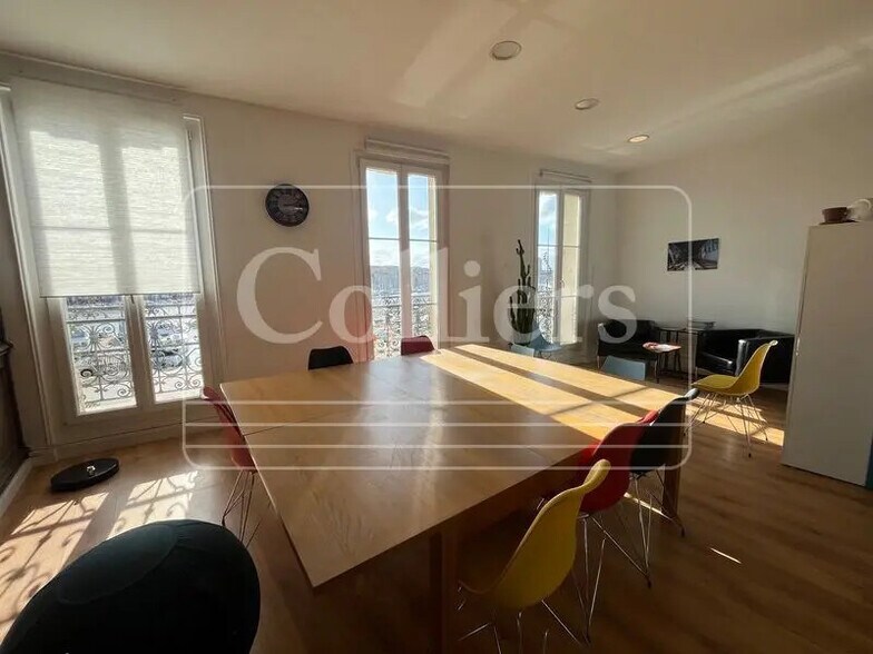 Office in Marseille for lease - Interior Photo - Image 2 of 10