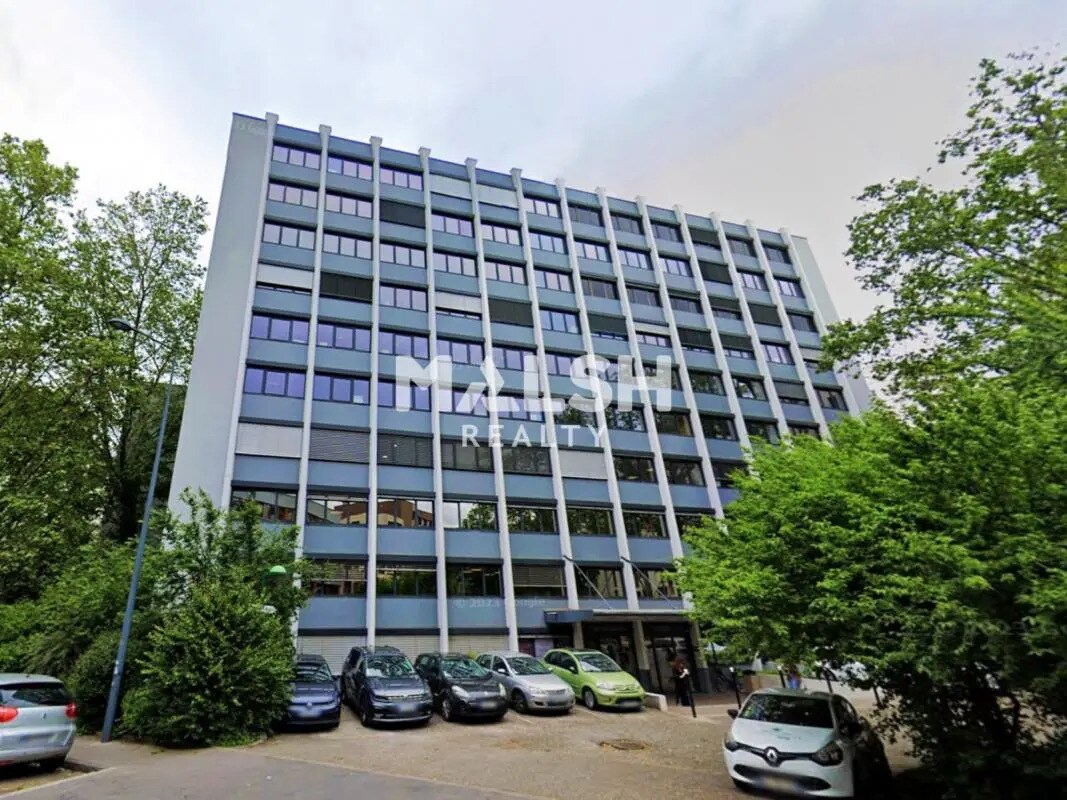 Office in Villeurbanne for lease Building Photo- Image 1 of 12