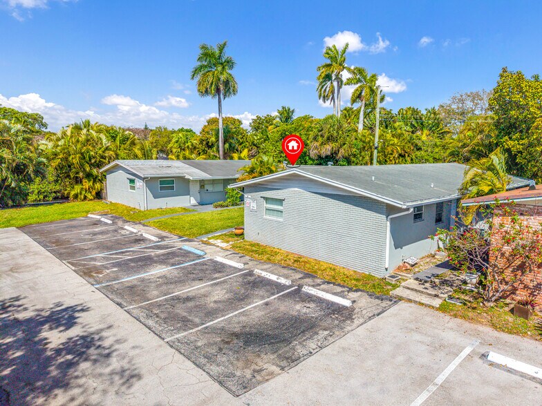 355 NW 32nd St, Oakland Park, FL à vendre - Photo du bâtiment - Image 2 de 18