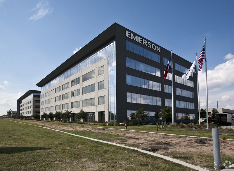 1100 W Louis Henna Blvd, Round Rock, TX à vendre - Photo du bâtiment - Image 3 de 4