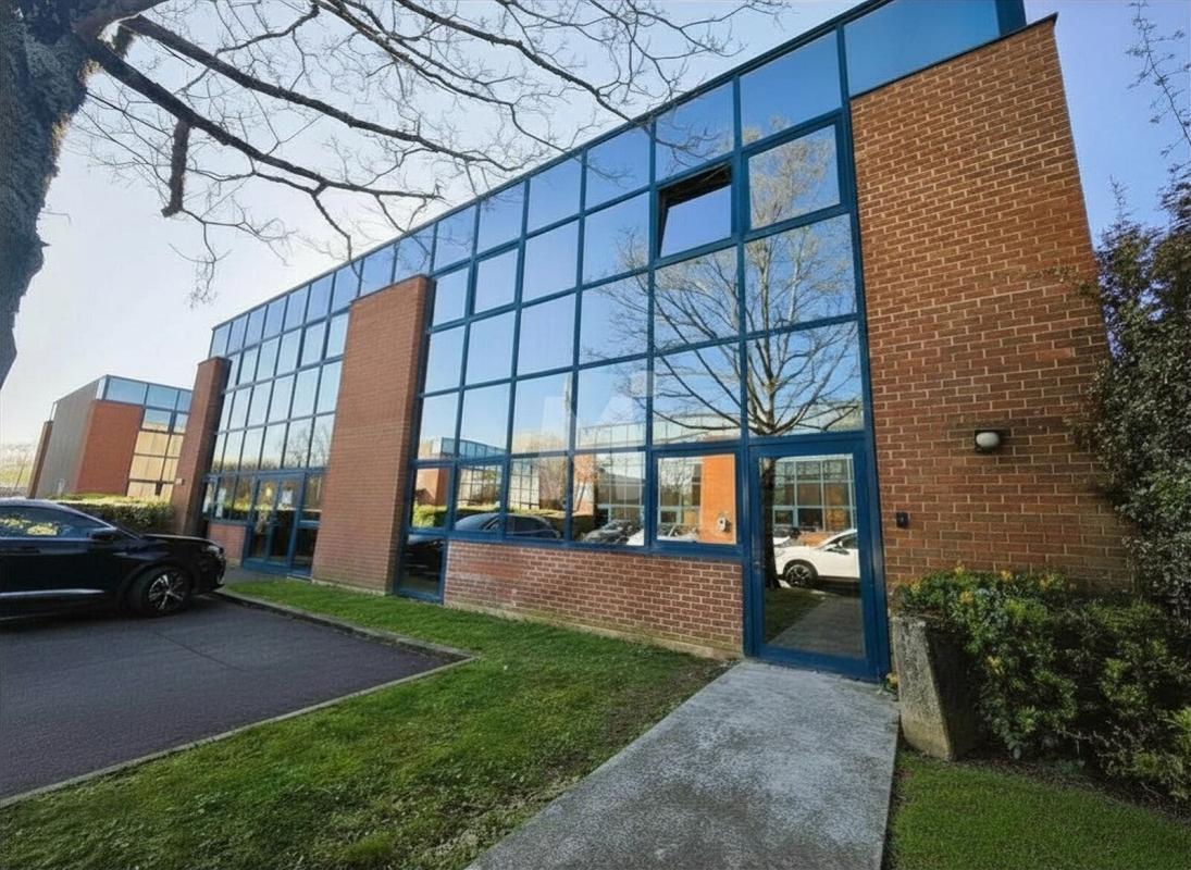 Office in Savigny-le-Temple for lease Building Photo- Image 1 of 12