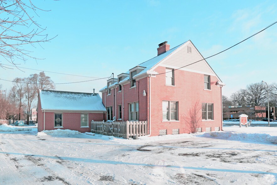 26611 Woodward Ave, Huntington Woods, MI à vendre - Photo du bâtiment - Image 3 de 3