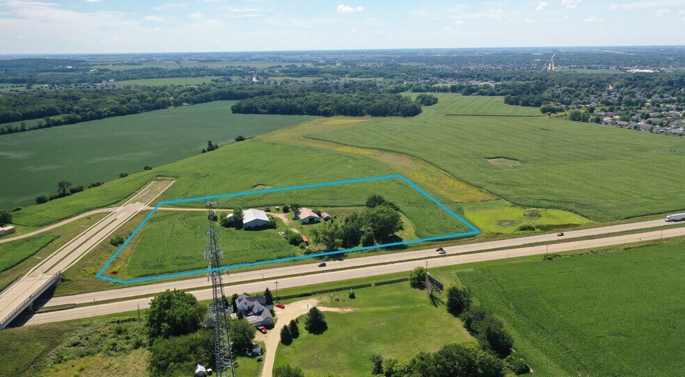 4941 N Wright Rd, Janesville, WI for sale - Primary Photo - Image 1 of 6