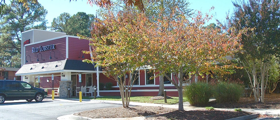 2100 Richmond Rd, Williamsburg, VA à vendre - Photo du bâtiment - Image 2 de 8