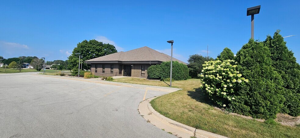 2646 Noel Dr, Bellevue, WI à louer - Photo du bâtiment - Image 2 de 10