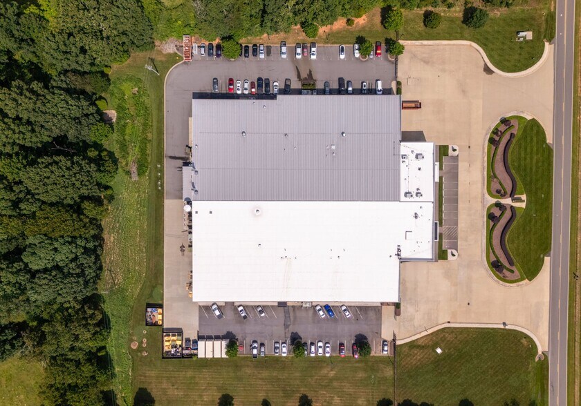 258 Aviation Dr, Statesville, NC à vendre - Photo du bâtiment - Image 2 de 30
