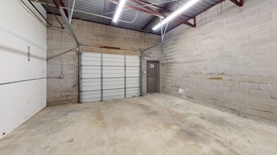 4219-4227 Gatecrest, San Antonio, TX for lease Interior Photo- Image 2 of 4