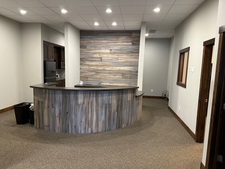 13654 Van Buren St NE, Ham Lake, MN for lease - Building Photo - Image 1 of 8