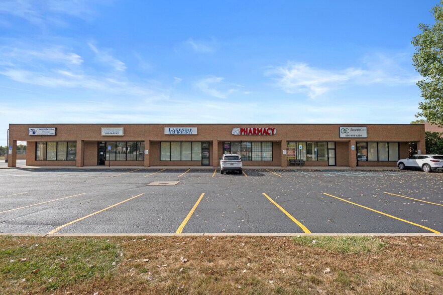 28565-28585 Schoenherr Rd, Warren, MI à louer - Photo du bâtiment - Image 1 de 35