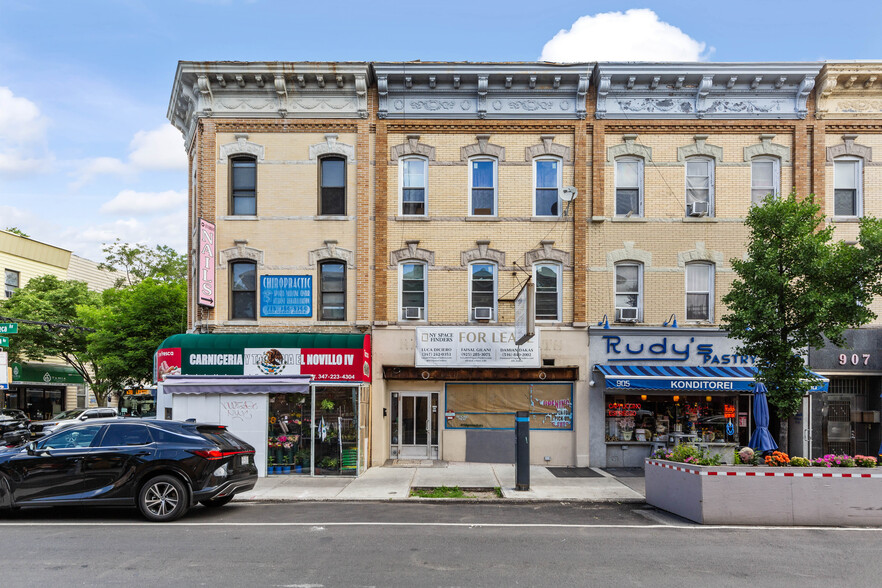 903 Seneca Ave, Ridgewood, NY à louer - Photo du bâtiment - Image 1 de 3