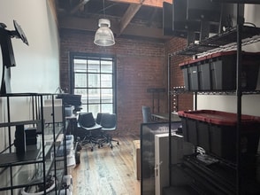 58 Winward Ave, Venice, CA for lease Interior Photo- Image 1 of 3