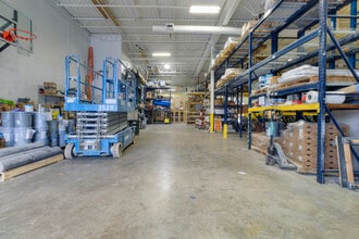 8035 Craig St, Indianapolis, IN à louer Photo intérieure- Image 2 de 8