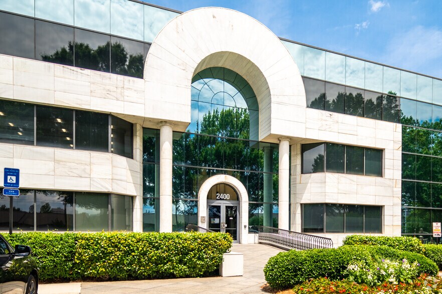 2400 Herodian Way SE, Smyrna, GA à louer - Photo du bâtiment - Image 3 de 3