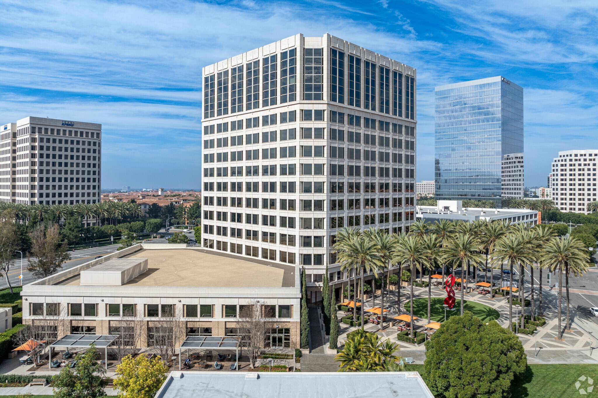 100 spectrum center Dr, Irvine, CA à louer Photo principale- Image 1 de 60